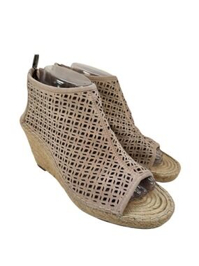 Vince Camuto Lereena Beige Laser Cut Leather Espadrille Wedges Womens 9